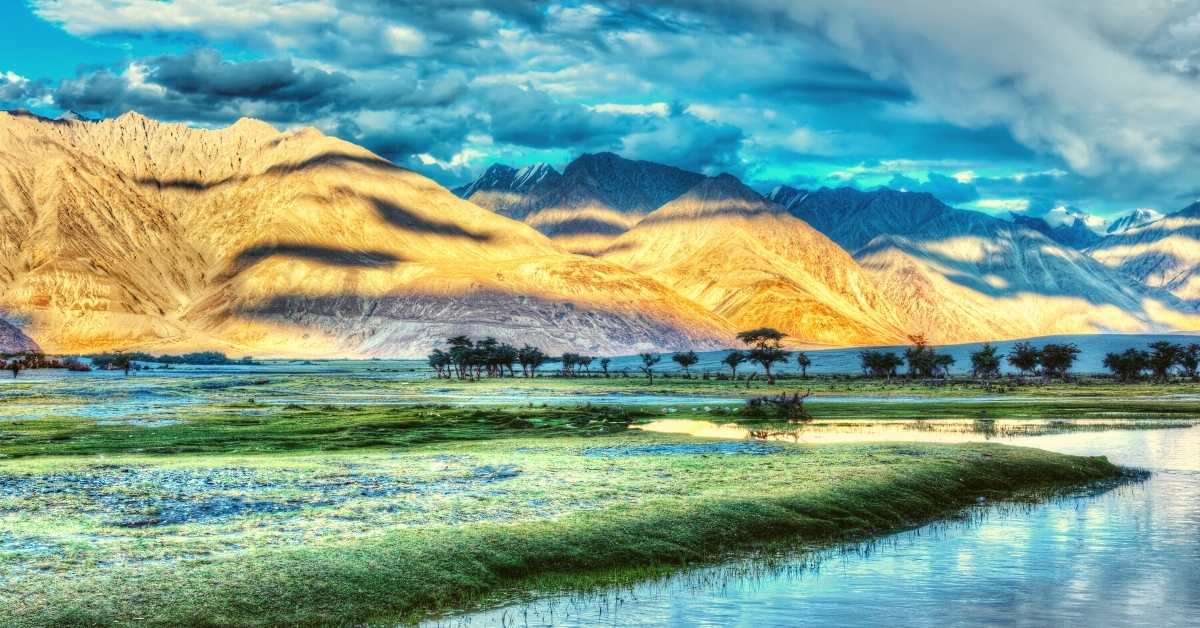 a) Panorama of the Saltoro Range on the right bank of the Nubra Valley